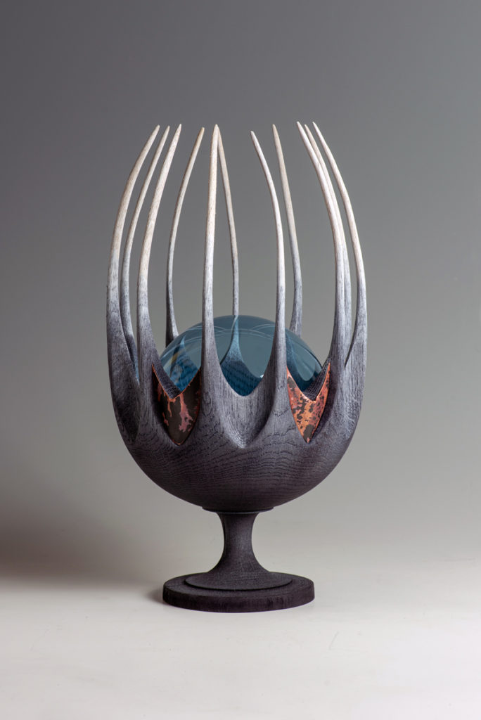Cocoon - Oeuvre collaborative verre et cuivre, design de Coralie Saramago